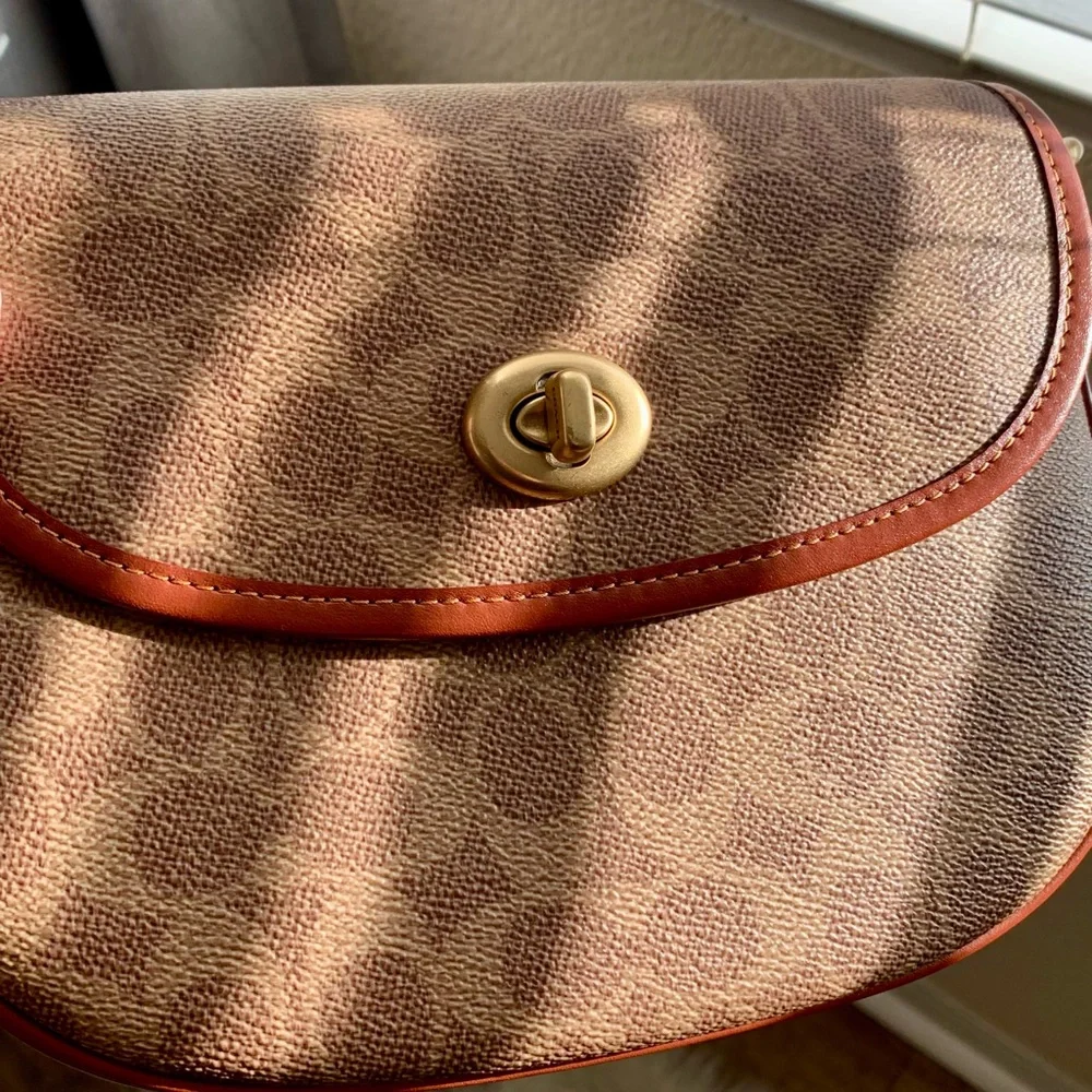 Coach Willow Saddle Bag Signature B4/ Tan Rust - Picture 11 of 16
